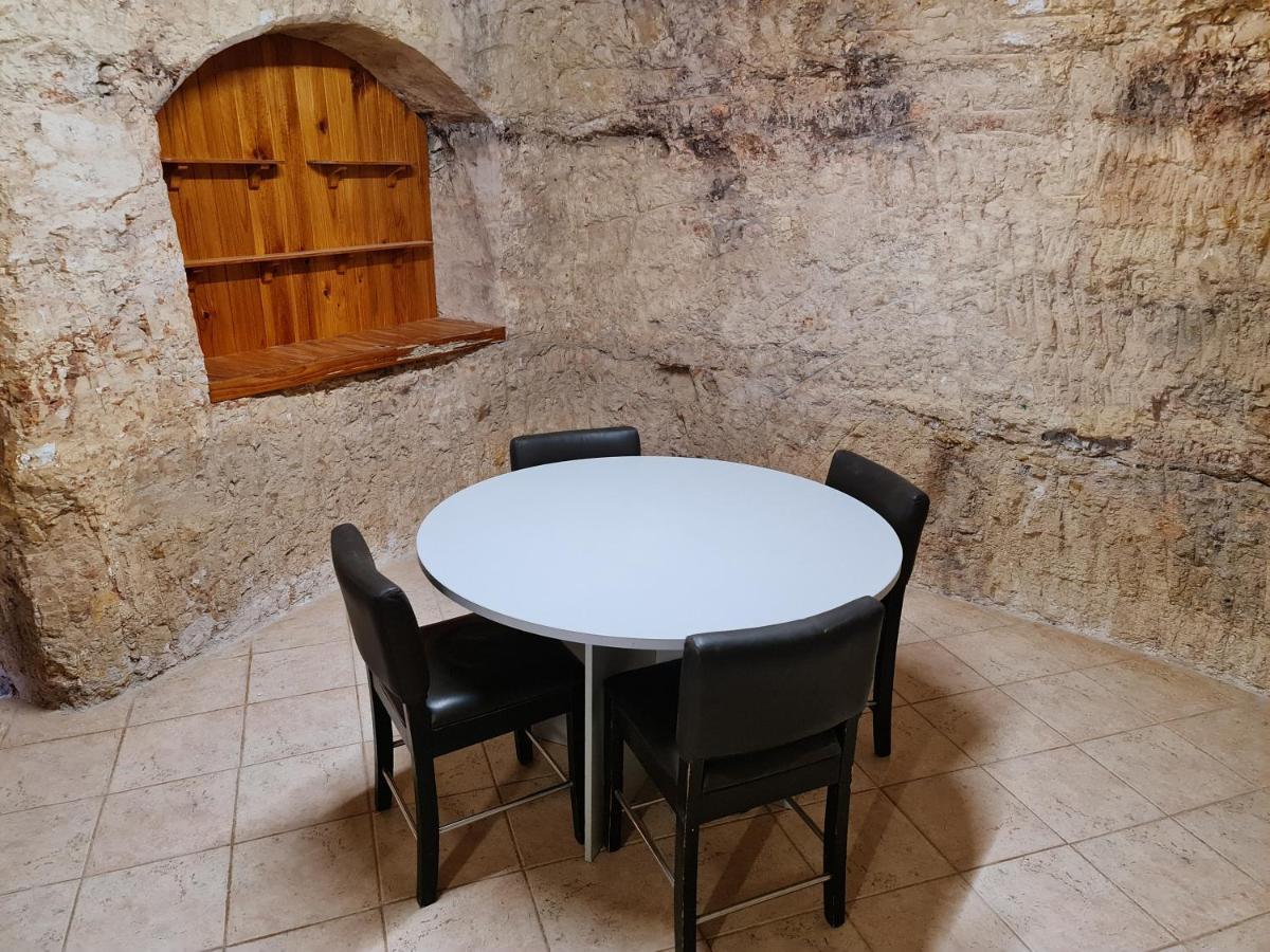 Underwood Court Fresh Dugout- Hosted By Coober Pedy Accommodations Dış mekan fotoğraf