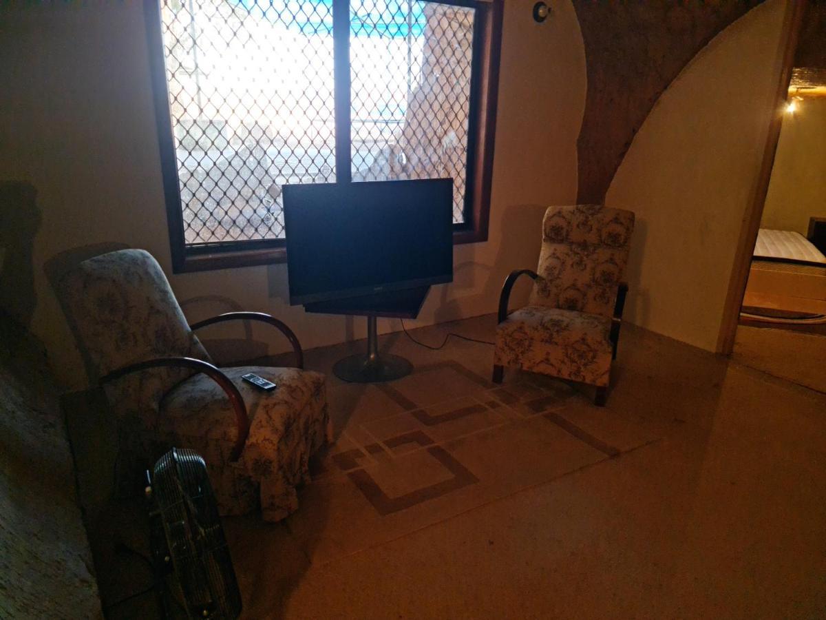 Underwood Court Fresh Dugout- Hosted By Coober Pedy Accommodations Dış mekan fotoğraf